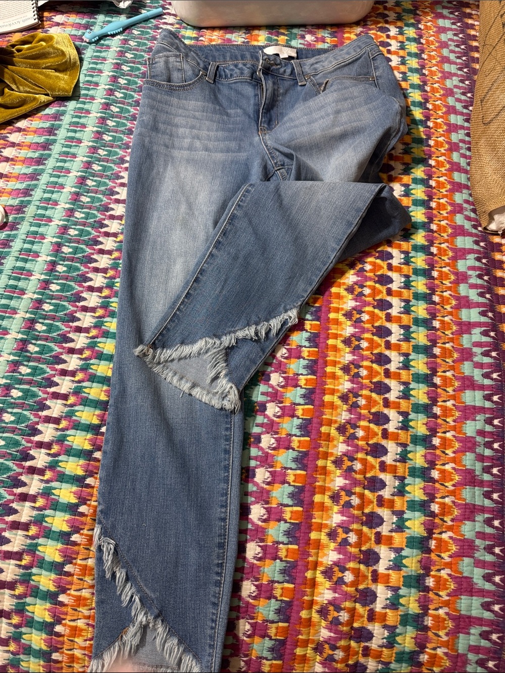 1822 jeans with distressed hem